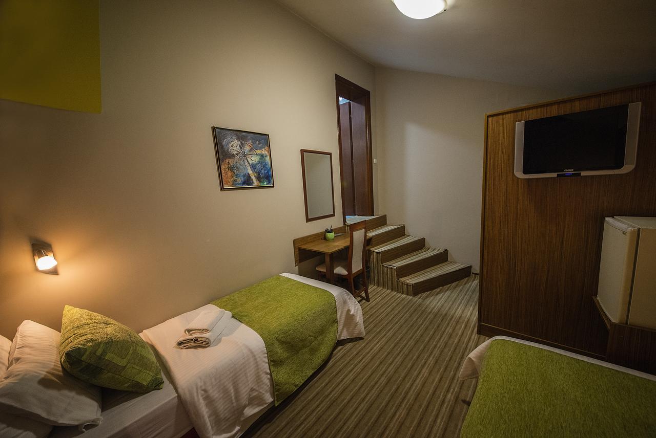 Hotel Bell Лесковац Екстериор снимка